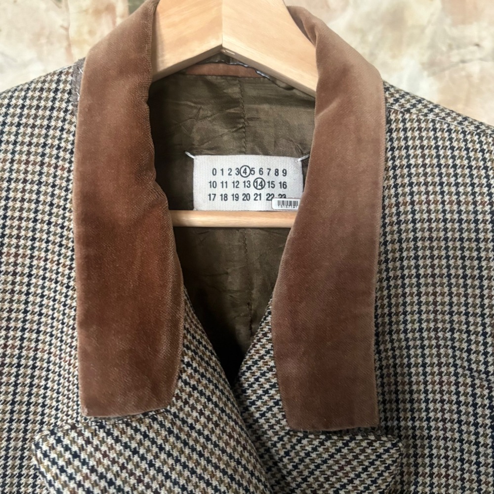 Maison Margiela Houndstooth Plaid Cape Jacket Brown Camel Wool IT 44 US Size 12 - Picture 11 of 16